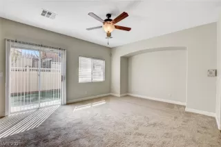 Photo #4: 2275987 Listing