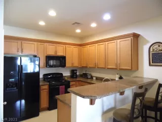 Photo #3: 2275988 Listing