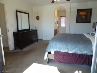 Photo #6: 2275988 Listing