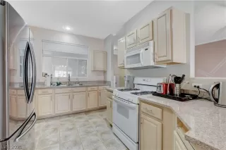 Photo #6: 2276022 Listing 