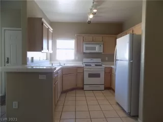 Photo #1: 2276024 Listing