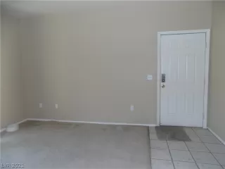 Photo #2: 2276024 Listing