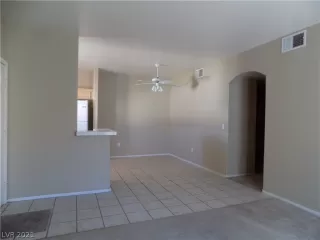 Photo #4: 2276024 Listing