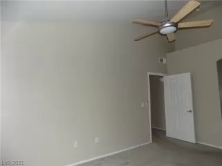 Photo #5: 2276024 Listing