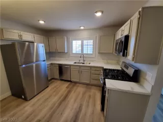 Photo #6: 2276054 Listing 