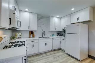 Photo #1: 2276056 Listing 