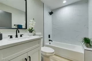 Photo #2: 2276056 Listing 