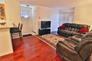 Photo #2: 2276063 Listing 