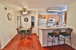 Photo #4: 2276063 Listing 