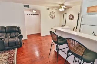 Photo #5: 2276063 Listing 