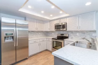 Photo #4: 2276108 Listing