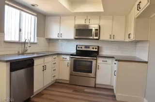 Photo #3: 2276165 Listing 