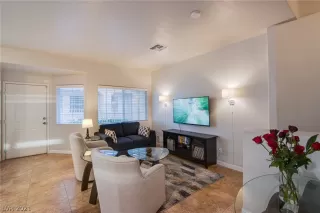 Photo #3: 2276222 Listing