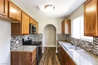 Photo #1: 2276237 Listing