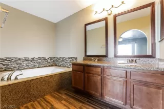 Photo #3: 2276237 Listing