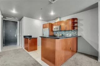 Photo #1: 2276293 Listing