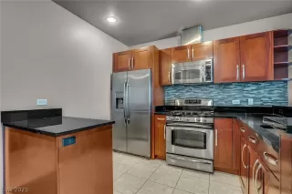 Photo #2: 2276293 Listing