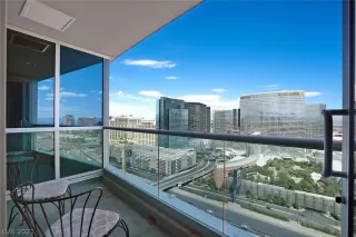 Photo #5: 2276293 Listing