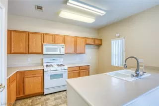 Photo #3: 2276316 Listing 