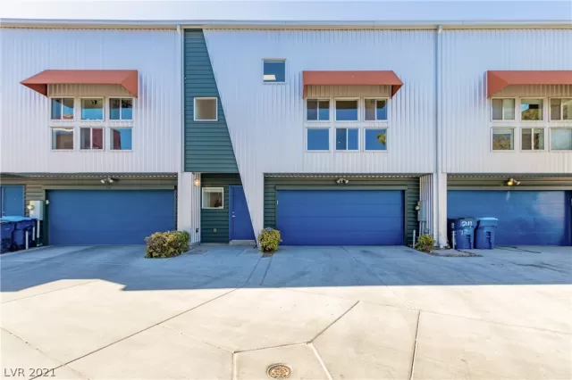 MLS: 2276328 Condo For Sale