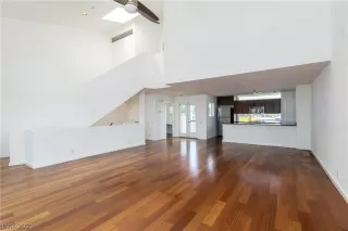 Photo #5: 2276328 Listing