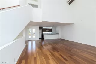 Photo #6: 2276328 Listing