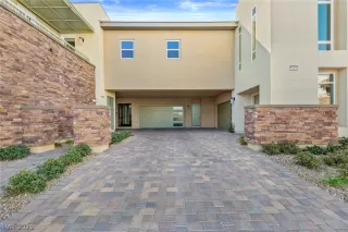 Photo #2: 2276329 Listing