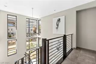 Photo #4: 2276329 Listing