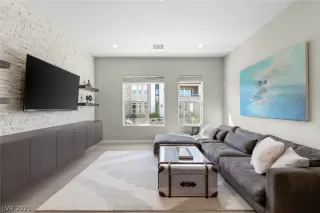 Photo #6: 2276329 Listing