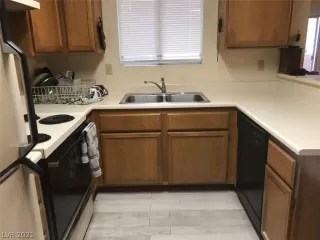 Photo #3: 2276338 Listing