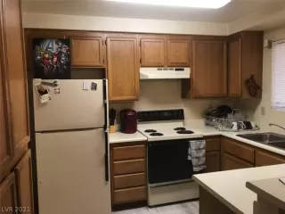 Photo #4: 2276338 Listing