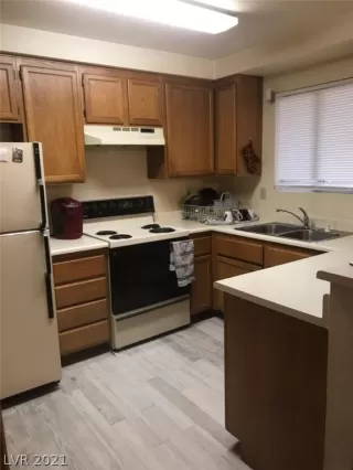 Photo #5: 2276338 Listing