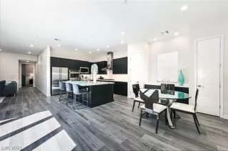 Photo #3: 2276355 Listing 