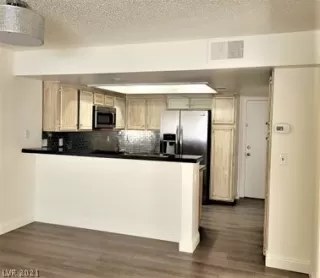 Photo #4: 2276378 Listing 