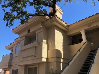 Photo #2: 2276410 Listing