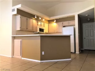 Photo #6: 2276410 Listing