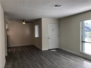 Photo #3: 2276507 Listing 