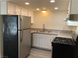 Photo #6: 2276507 Listing 