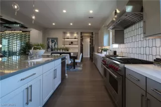 Photo #3: 2276526 Listing