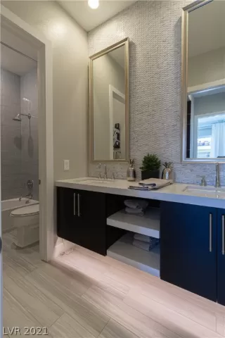 Photo #5: 2276526 Listing