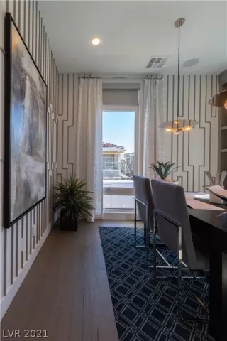 Photo #6: 2276526 Listing