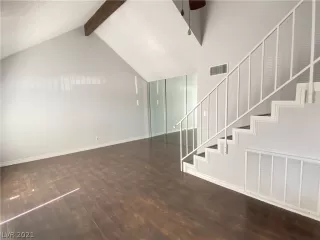 Photo #3: 2276527 Listing 