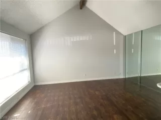 Photo #4: 2276527 Listing 