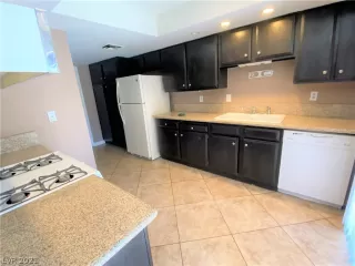 Photo #5: 2276527 Listing 