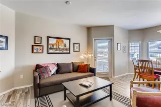 Photo #2: 2276560 Listing