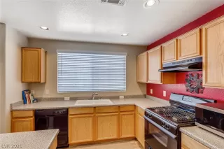 Photo #5: 2276560 Listing