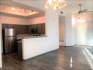 Photo #3: 2276567 Listing