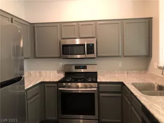 Photo #5: 2276567 Listing