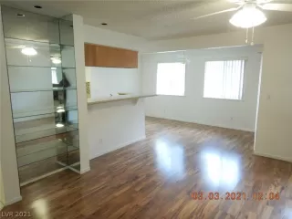 Photo #6: 2276579 Listing 