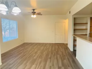 Photo #4: 2276598 Listing